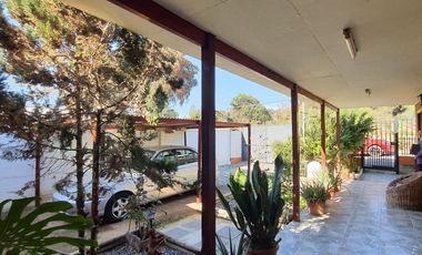 Oportunidad en Pachacamita Casa Amoblada con Patio Techado 2 estacionamientos