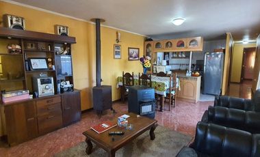 Oportunidad en Pachacamita Casa Amoblada con Patio Techado 2 estacionamientos