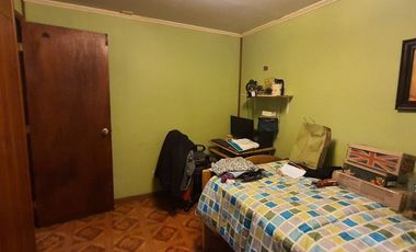 Oportunidad en Pachacamita Casa Amoblada con Patio Techado 2 estacionamientos