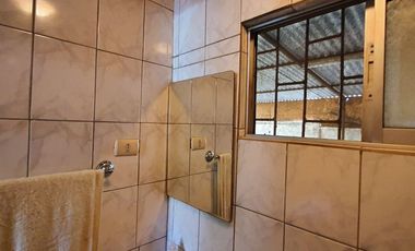 Oportunidad en Pachacamita Casa Amoblada con Patio Techado 2 estacionamientos