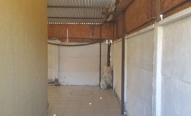 Oportunidad en Pachacamita Casa Amoblada con Patio Techado 2 estacionamientos