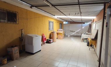 Oportunidad en Pachacamita Casa Amoblada con Patio Techado 2 estacionamientos