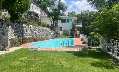 VENTA DE CASA EN CONDOMINIO SUBIDA A CHALMA, CUERNAVACA, MOR. $1,650,000.00