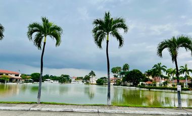 Casa de venta en Samborondón, Urbanización El Río