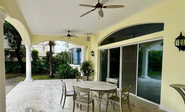 Casa de venta en Samborondón, Urbanización El Río