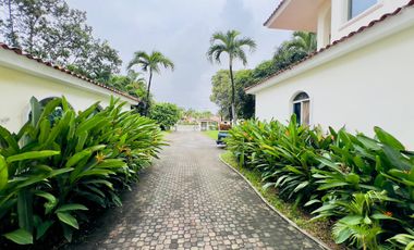 Casa de venta en Samborondón, Urbanización El Río