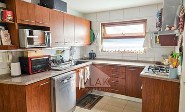 CONDOMINIO CERRADO, 4D+3,5B EXCELENTE ESTADO, AMPLIO PATIO