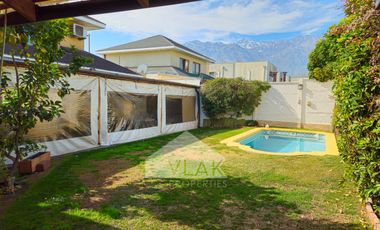 CONDOMINIO CERRADO, 4D+3,5B EXCELENTE ESTADO, AMPLIO PATIO