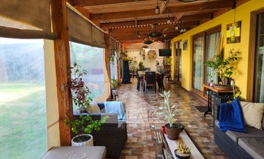 CONDOMINIO CERRADO, 4D+3,5B EXCELENTE ESTADO, AMPLIO PATIO