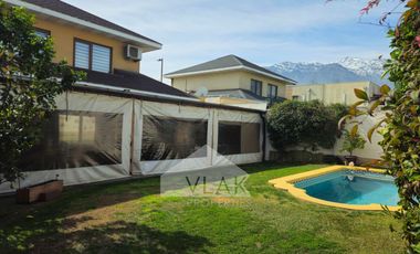 CONDOMINIO CERRADO, 4D+3,5B EXCELENTE ESTADO, AMPLIO PATIO