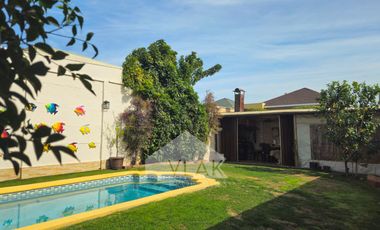 CONDOMINIO CERRADO, 4D+3,5B EXCELENTE ESTADO, AMPLIO PATIO