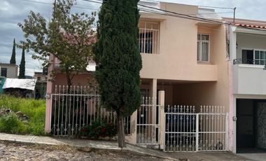 Casa seminueva en Fracc. Jardines de la Providencia, Valle de Juárez, Jalisco