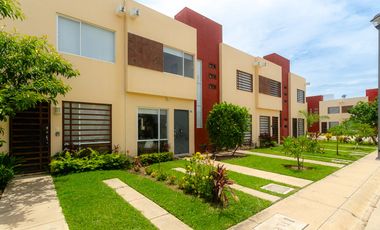 Casa en Venta, Cond. Puerta Al Sol, Plan de Los Amates. Acapulco, Guerrero