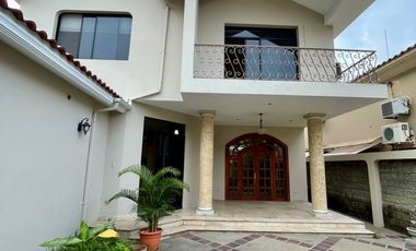 Casa de Alquiler en Vía a la Costa, Laguna Club