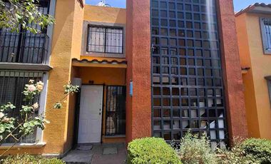 Se vende casa duplex, Hacienda Margarita,. Dentro de privada