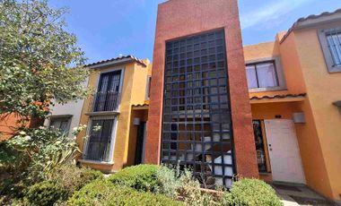 Se vende casa duplex, Hacienda Margarita,. Dentro de privada