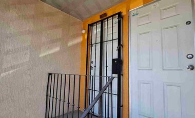 Se vende casa duplex, Hacienda Margarita,. Dentro de privada