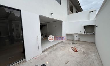 VIVIENDA CON ACABADOS DE PRIMERA EN VENTA, Sector Challuabamba C1506