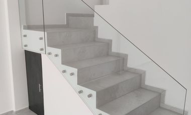 ZONA ESMERALDA, LAGO ESMERALDA, BELLA Y FUNCIONMAL CASA