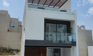 ZONA ESMERALDA, LAGO ESMERALDA, BELLA Y FUNCIONMAL CASA