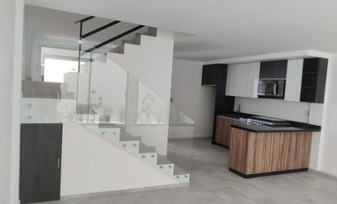 ZONA ESMERALDA, LAGO ESMERALDA, BELLA Y FUNCIONMAL CASA