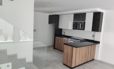 ZONA ESMERALDA, LAGO ESMERALDA, BELLA Y FUNCIONMAL CASA