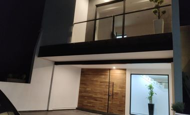 ZONA ESMERALDA, LAGO ESMERALDA, BELLA Y FUNCIONMAL CASA