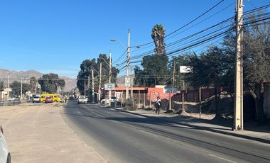 ARRIENDO CASA AV. LOS CARRERA-PRINCIPALMENTE EMPRESAS