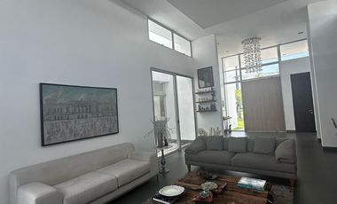 Casa de venta en Samborondón, Urbanización Vista al Parque