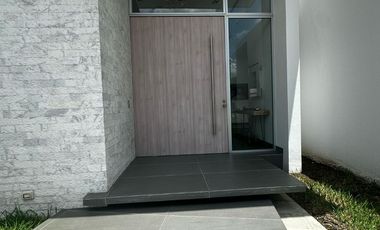 Casa de venta en Samborondón, Urbanización Vista al Parque