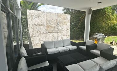 Casa de venta en Samborondón, Urbanización Vista al Parque