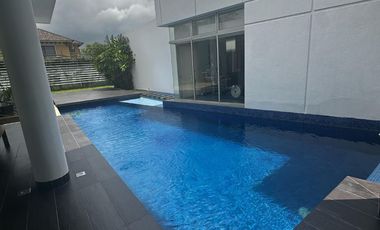 Casa de venta en Samborondón, Urbanización Vista al Parque