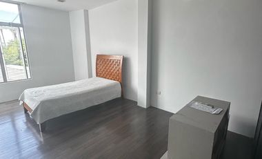 Casa de venta en Samborondón, Urbanización Vista al Parque