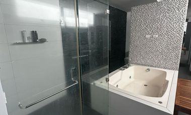 Casa de venta en Samborondón, Urbanización Vista al Parque