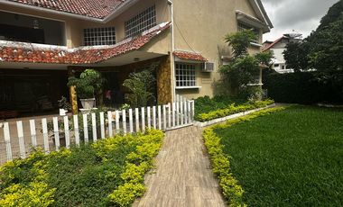 Casa de venta en Samborondón, Urbanización La Puntilla