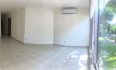 Alquilo - departamento planta baja - 2 dormitorios 2 baños - sala - comedor  - cocina - dormitorio secundario - área social.