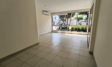 Alquilo - departamento planta baja - 2 dormitorios 2 baños - sala - comedor  - cocina - dormitorio secundario - área social.