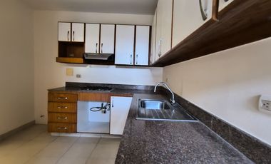 Alquilo - departamento planta baja - 2 dormitorios 2 baños - sala - comedor  - cocina - dormitorio secundario - área social.