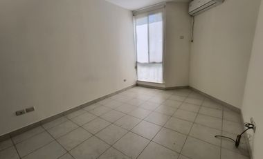 Alquilo - departamento planta baja - 2 dormitorios 2 baños - sala - comedor  - cocina - dormitorio secundario - área social.