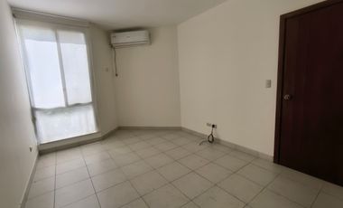 Alquilo - departamento planta baja - 2 dormitorios 2 baños - sala - comedor  - cocina - dormitorio secundario - área social.