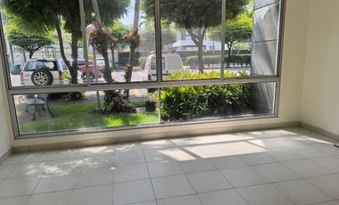 Alquilo - departamento planta baja - 2 dormitorios 2 baños - sala - comedor  - cocina - dormitorio secundario - área social.