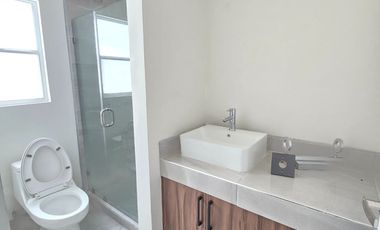 EN CERRADA QUEBEC ESTRENA CASA DE RENTA