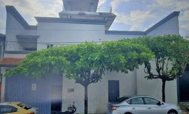 CASA AMPLIA EN VENTA, ENTREGA INMEDIATA