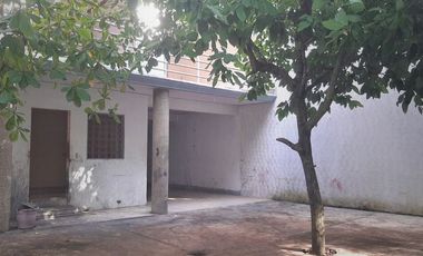 CASA AMPLIA EN VENTA, ENTREGA INMEDIATA