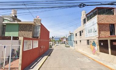 Casa en Remate Bancario en C. AURO NUMERO 100, GALAXIA , CUAUTITLAN IZCALLI. (65% debajo de su valor comercial, solo recursos propios)
