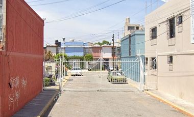 Casa en Remate Bancario en C. AURO NUMERO 100, GALAXIA , CUAUTITLAN IZCALLI. (65% debajo de su valor comercial, solo recursos propios)