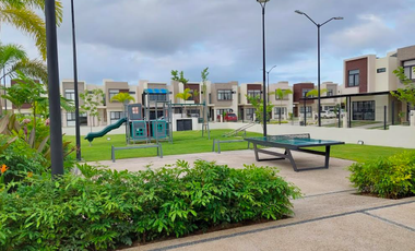 CASA AMUEBLADA EN RENTA EN PORTOVELA RESIDENCIAL