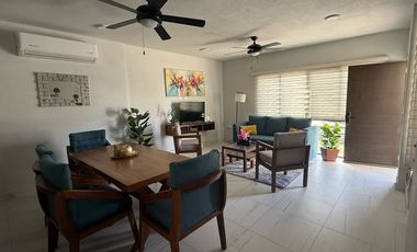 CASA AMUEBLADA EN RENTA EN PORTOVELA RESIDENCIAL