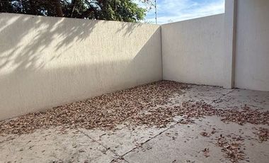 CASA AMUEBLADA EN RENTA EN PORTOVELA RESIDENCIAL