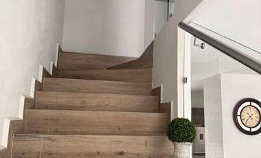 CASA AMUEBLADA EN RENTA EN PORTOVELA RESIDENCIAL